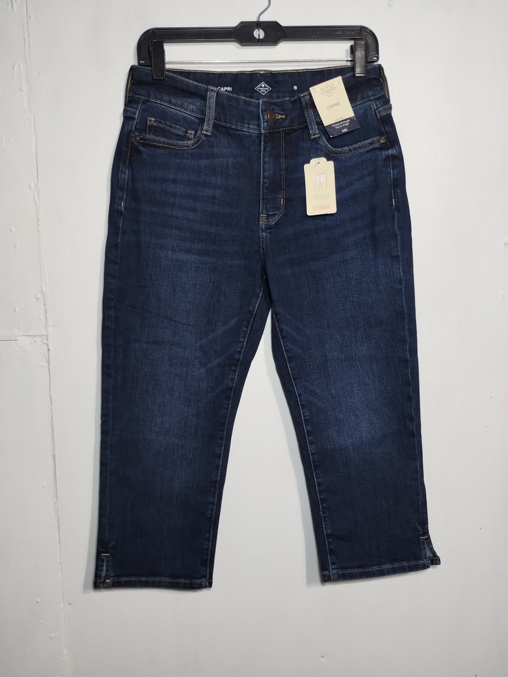 Dark Blue Capri Women's Stretch Denim Mid Rise.(6)